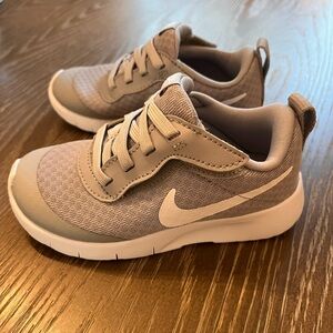 Nike Kids Tanjun EasyOn Gray Sneakers - New without tags/box